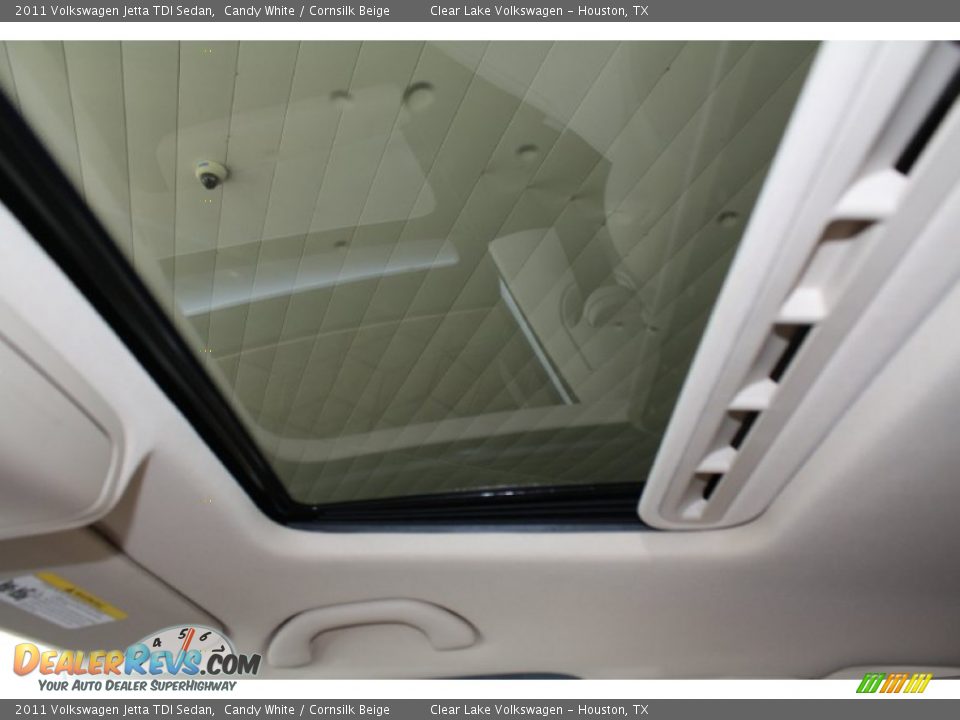 2011 Volkswagen Jetta TDI Sedan Candy White / Cornsilk Beige Photo #18