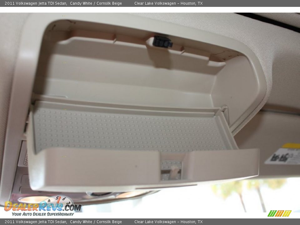 2011 Volkswagen Jetta TDI Sedan Candy White / Cornsilk Beige Photo #19