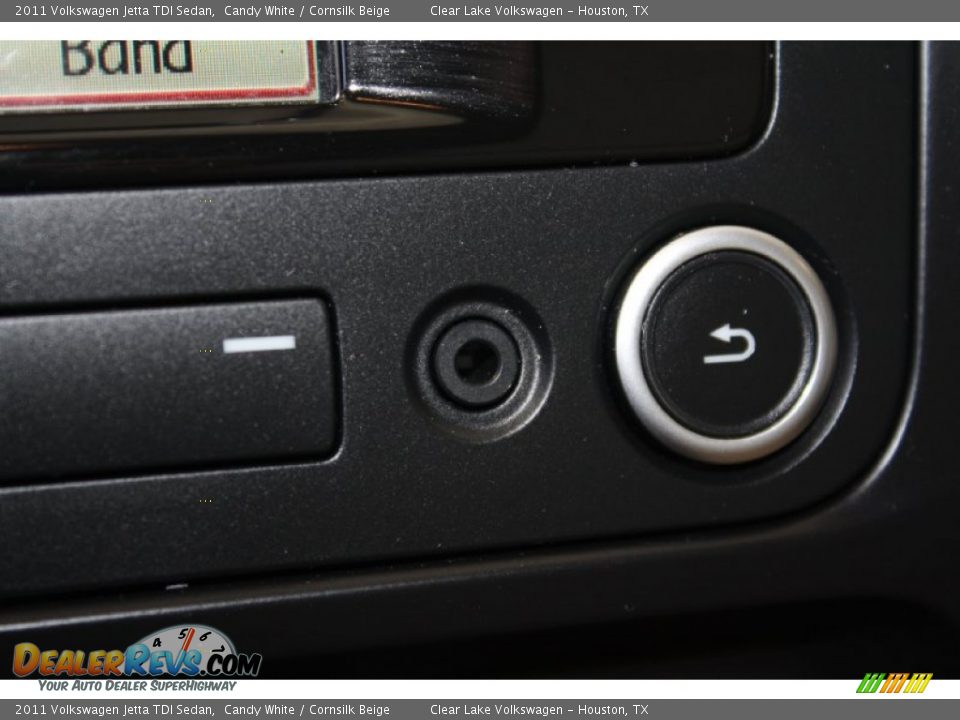 2011 Volkswagen Jetta TDI Sedan Candy White / Cornsilk Beige Photo #23