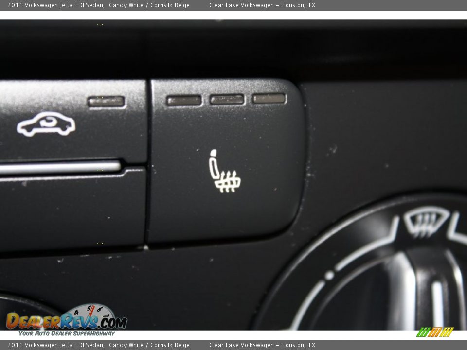 2011 Volkswagen Jetta TDI Sedan Candy White / Cornsilk Beige Photo #25