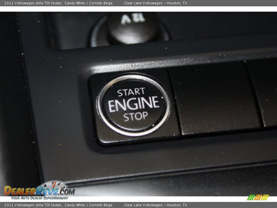 2011 Volkswagen Jetta TDI Sedan Candy White / Cornsilk Beige Photo #26
