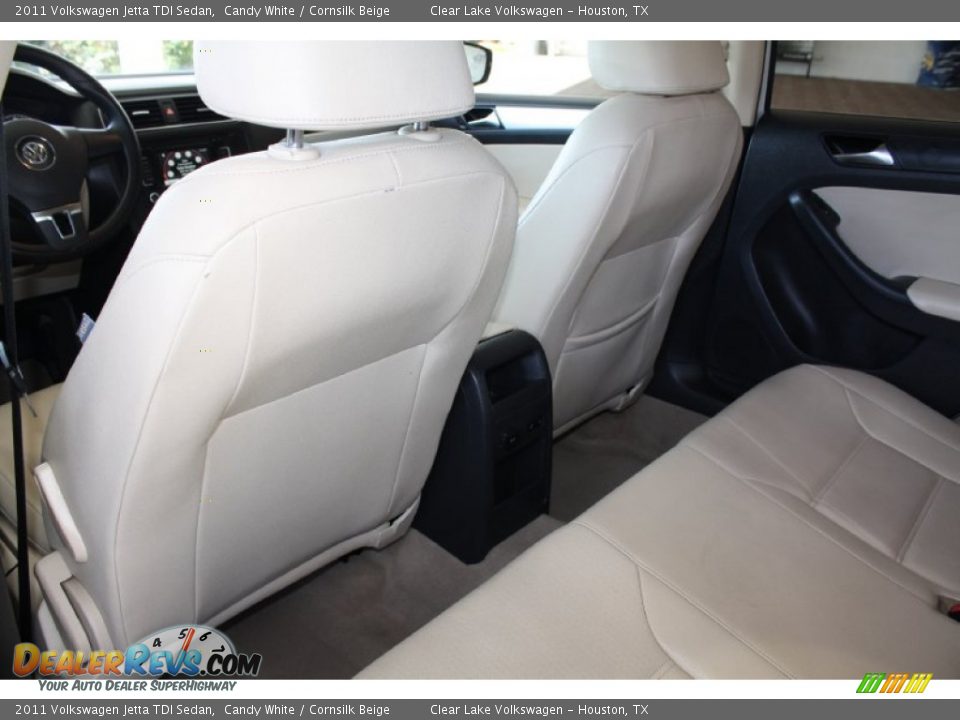 2011 Volkswagen Jetta TDI Sedan Candy White / Cornsilk Beige Photo #31