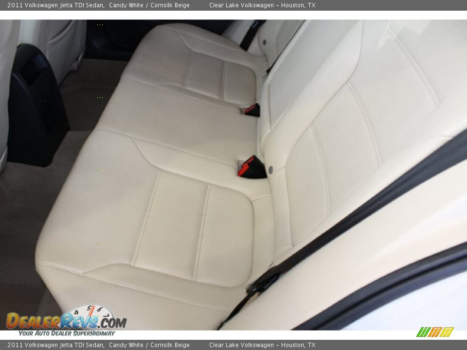 2011 Volkswagen Jetta TDI Sedan Candy White / Cornsilk Beige Photo #32