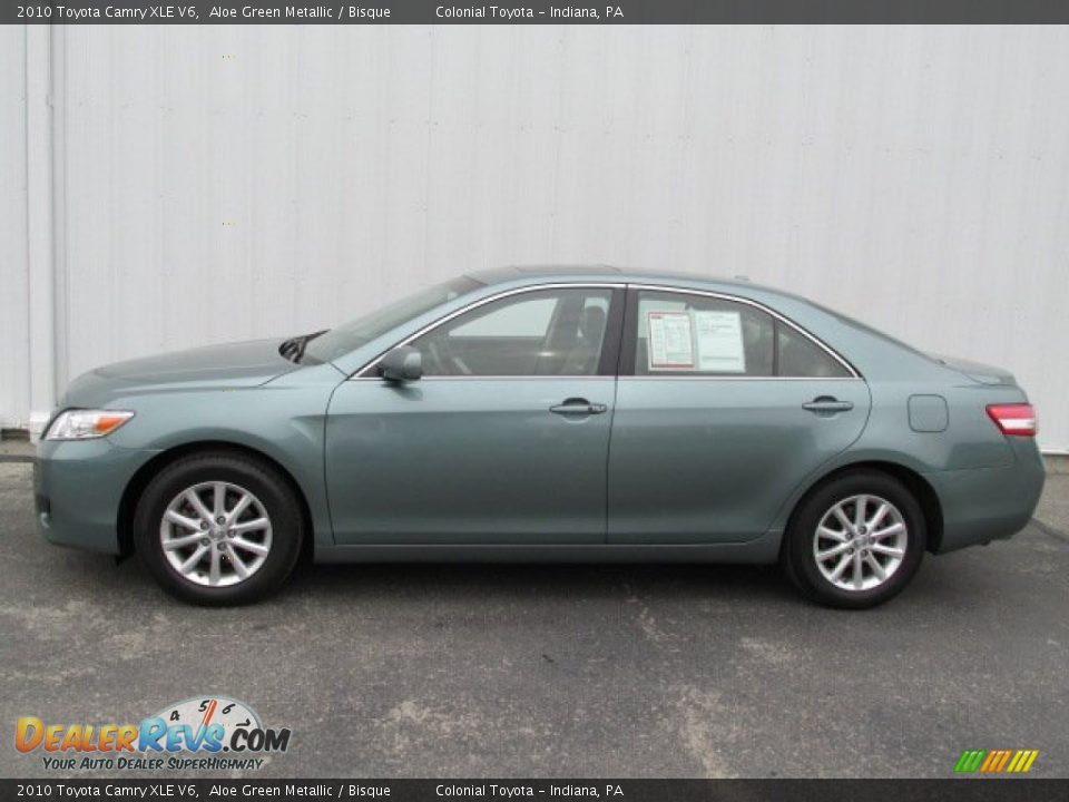 Aloe Green Metallic 2010 Toyota Camry XLE V6 Photo #2