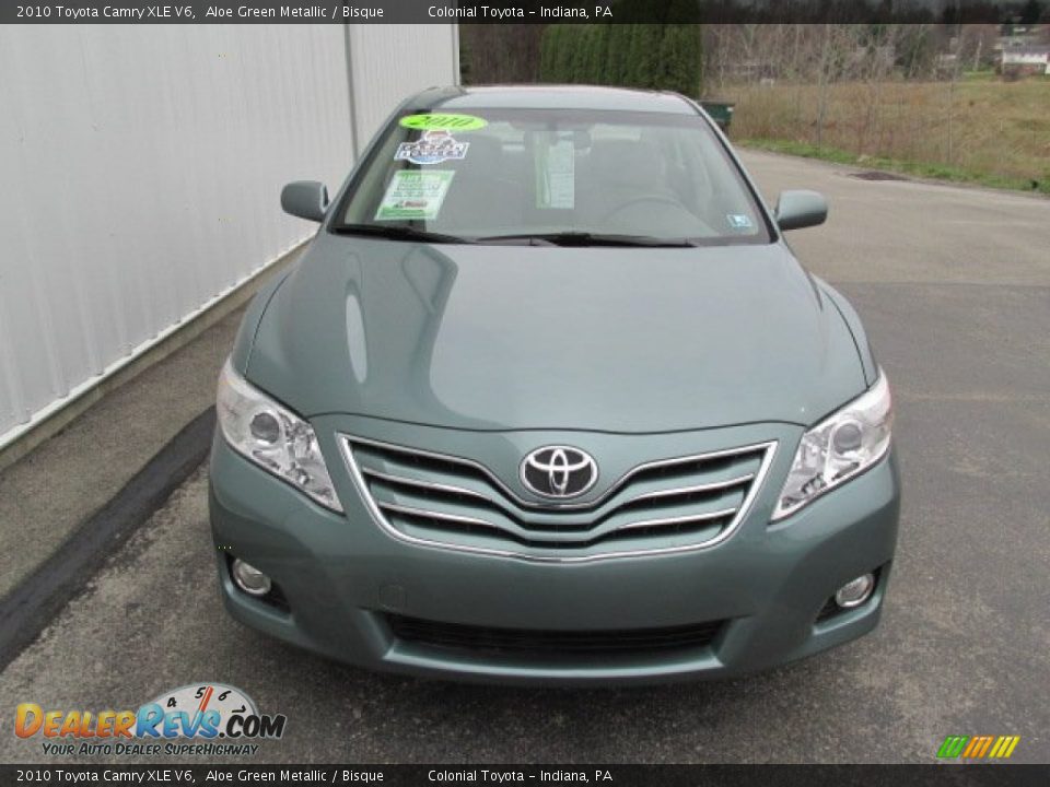 2010 Toyota Camry XLE V6 Aloe Green Metallic / Bisque Photo #5