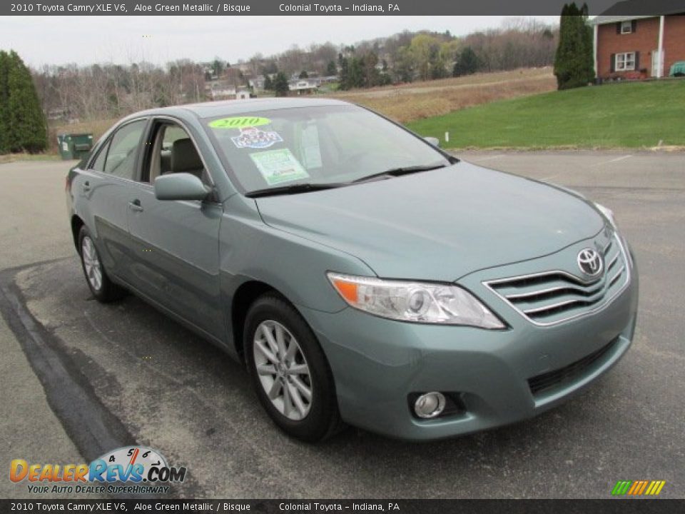 Front 3/4 View of 2010 Toyota Camry XLE V6 Photo #6