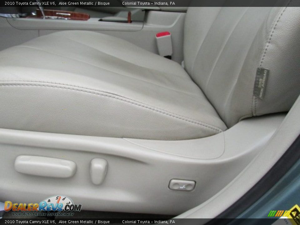 2010 Toyota Camry XLE V6 Aloe Green Metallic / Bisque Photo #14