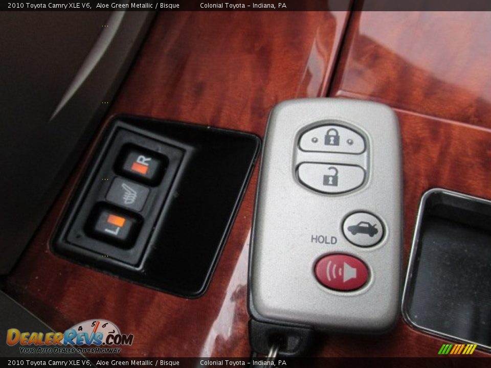 Keys of 2010 Toyota Camry XLE V6 Photo #17