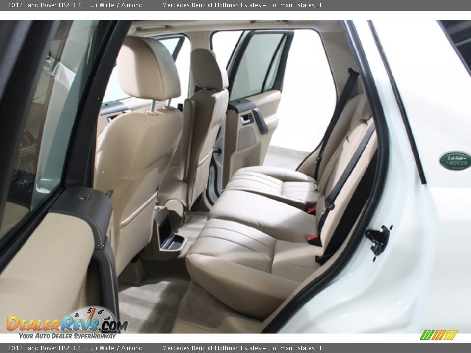 2012 Land Rover LR2 3.2 Fuji White / Almond Photo #18