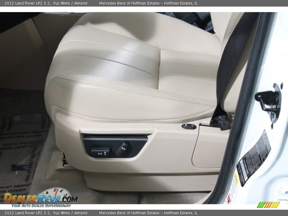 2012 Land Rover LR2 3.2 Fuji White / Almond Photo #19