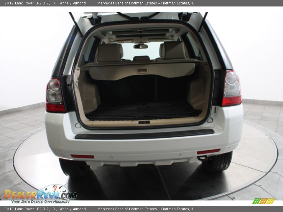 2012 Land Rover LR2 3.2 Fuji White / Almond Photo #22