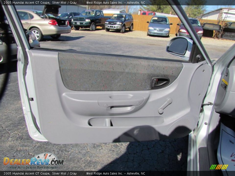 Door Panel of 2005 Hyundai Accent GT Coupe Photo #17
