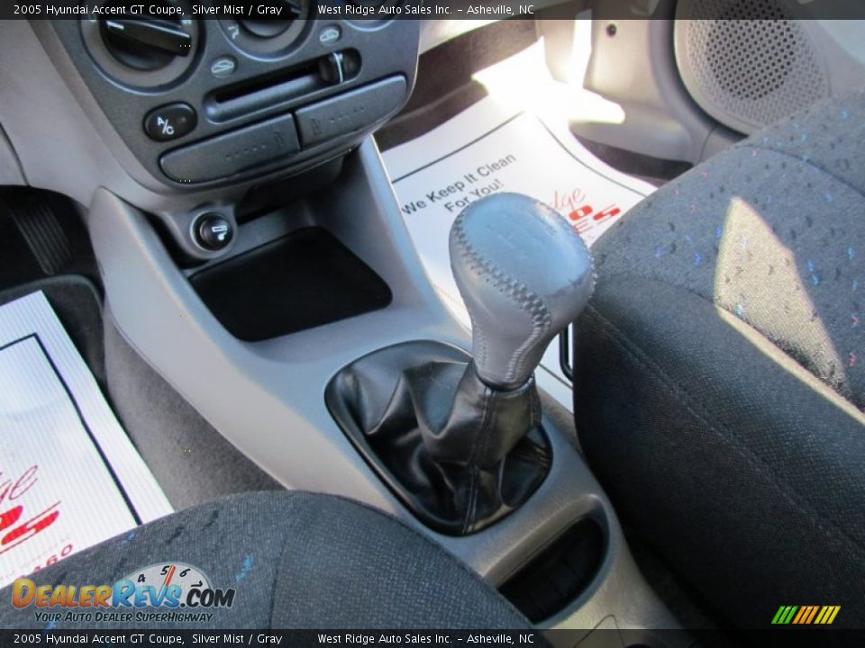 2005 Hyundai Accent GT Coupe Shifter Photo #23