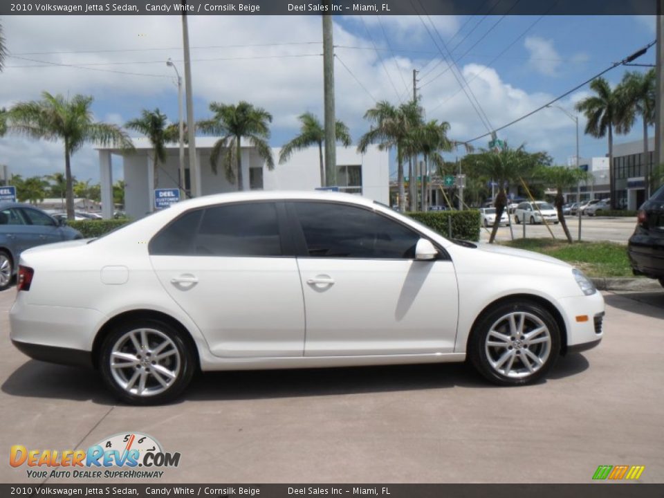 2010 Volkswagen Jetta S Sedan Candy White / Cornsilk Beige Photo #6