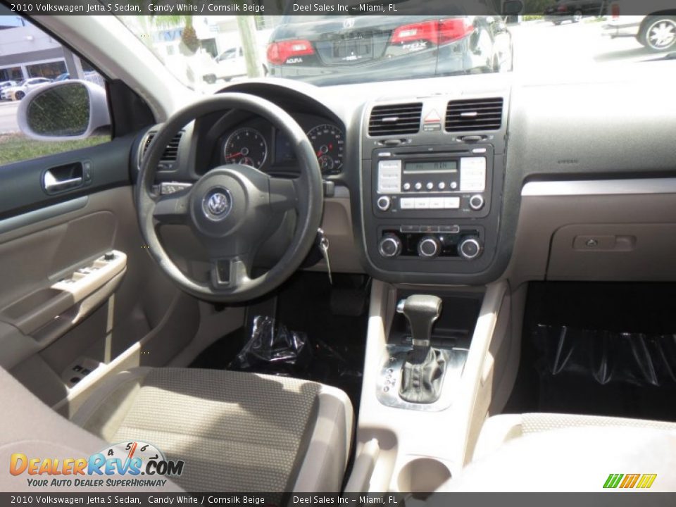 2010 Volkswagen Jetta S Sedan Candy White / Cornsilk Beige Photo #12