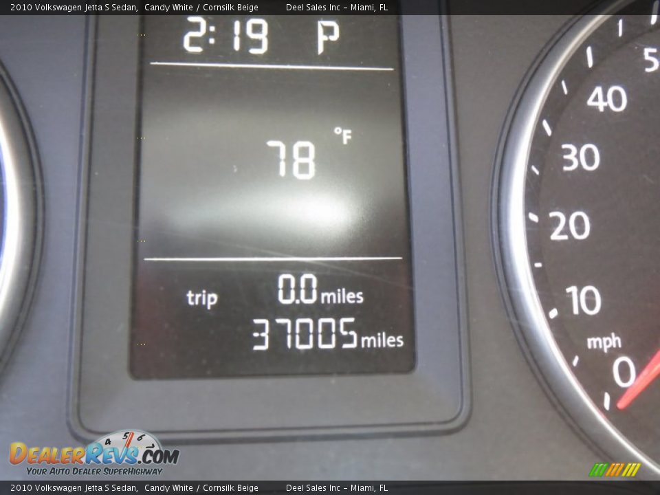 2010 Volkswagen Jetta S Sedan Candy White / Cornsilk Beige Photo #15