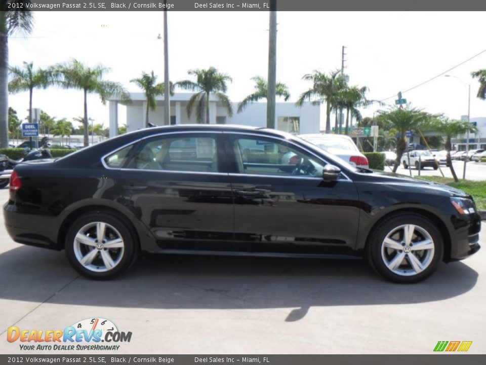 2012 Volkswagen Passat 2.5L SE Black / Cornsilk Beige Photo #6