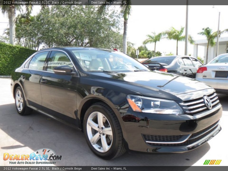 2012 Volkswagen Passat 2.5L SE Black / Cornsilk Beige Photo #7