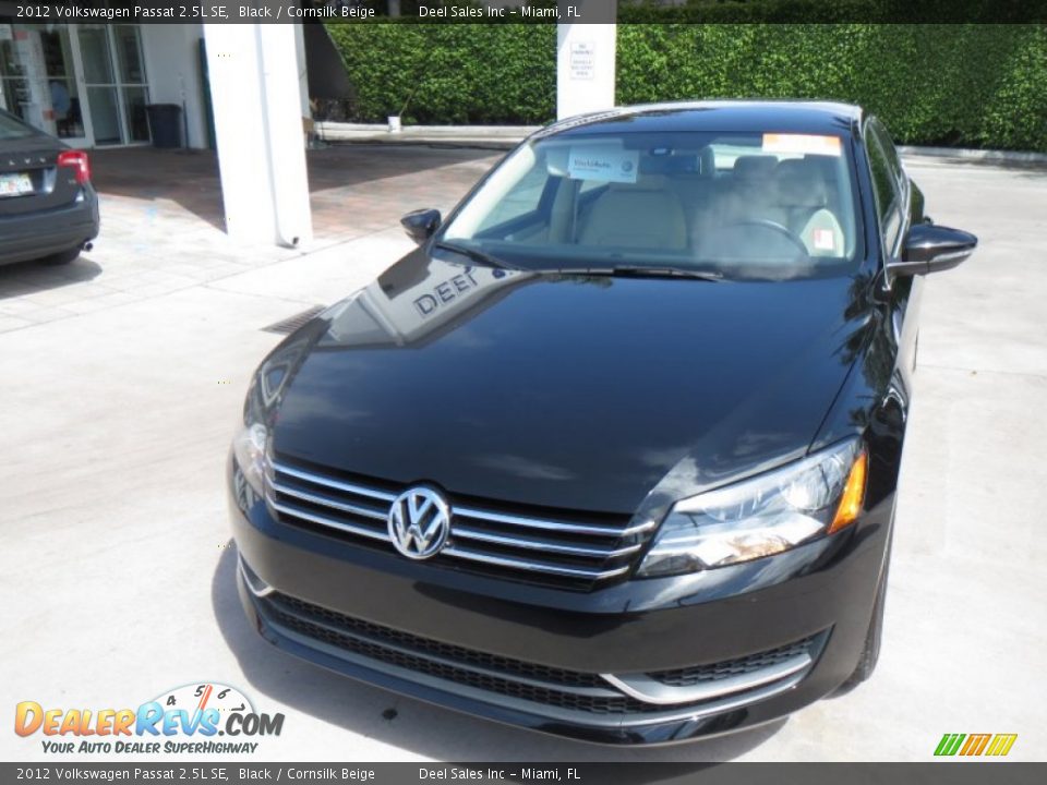 2012 Volkswagen Passat 2.5L SE Black / Cornsilk Beige Photo #8