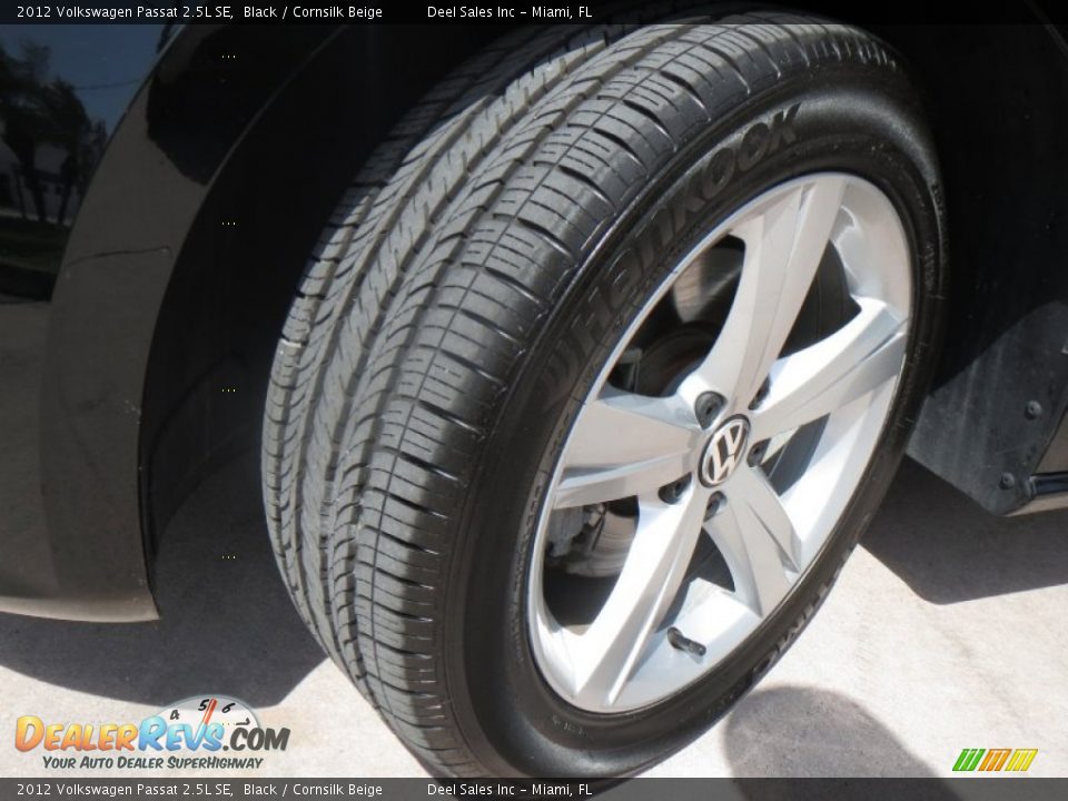 2012 Volkswagen Passat 2.5L SE Black / Cornsilk Beige Photo #13
