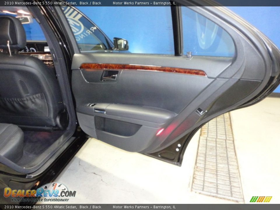 2010 Mercedes-Benz S 550 4Matic Sedan Black / Black Photo #19