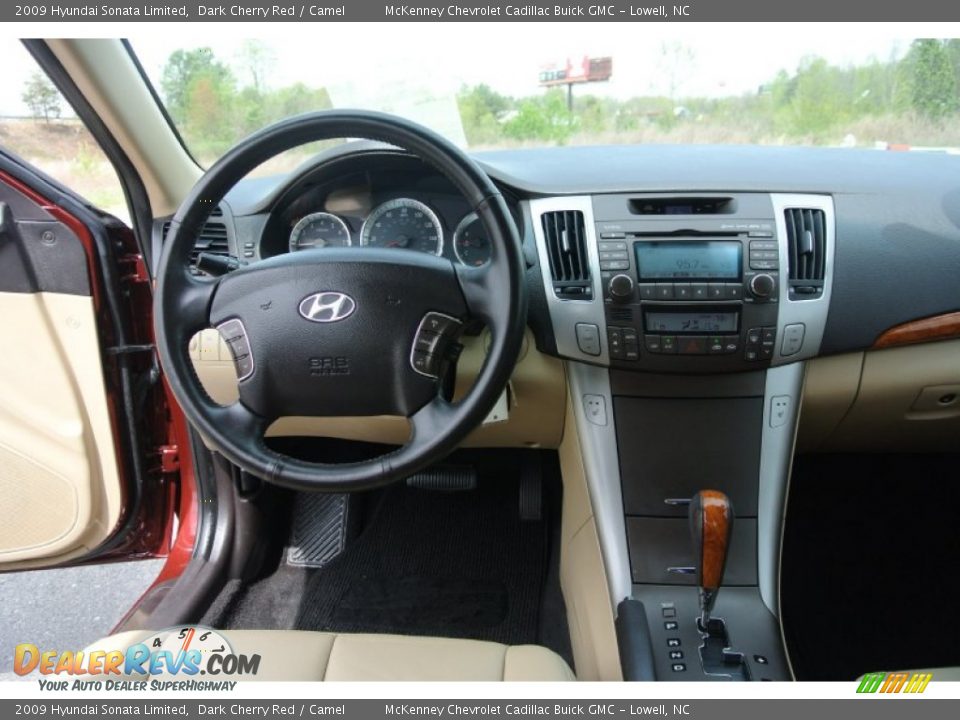 Dashboard of 2009 Hyundai Sonata Limited Photo #14