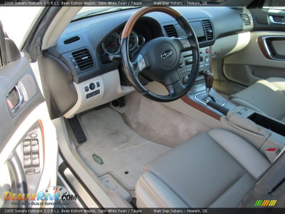 2005 Subaru Outback 3.0 R L.L. Bean Edition Wagon Satin White Pearl / Taupe Photo #10