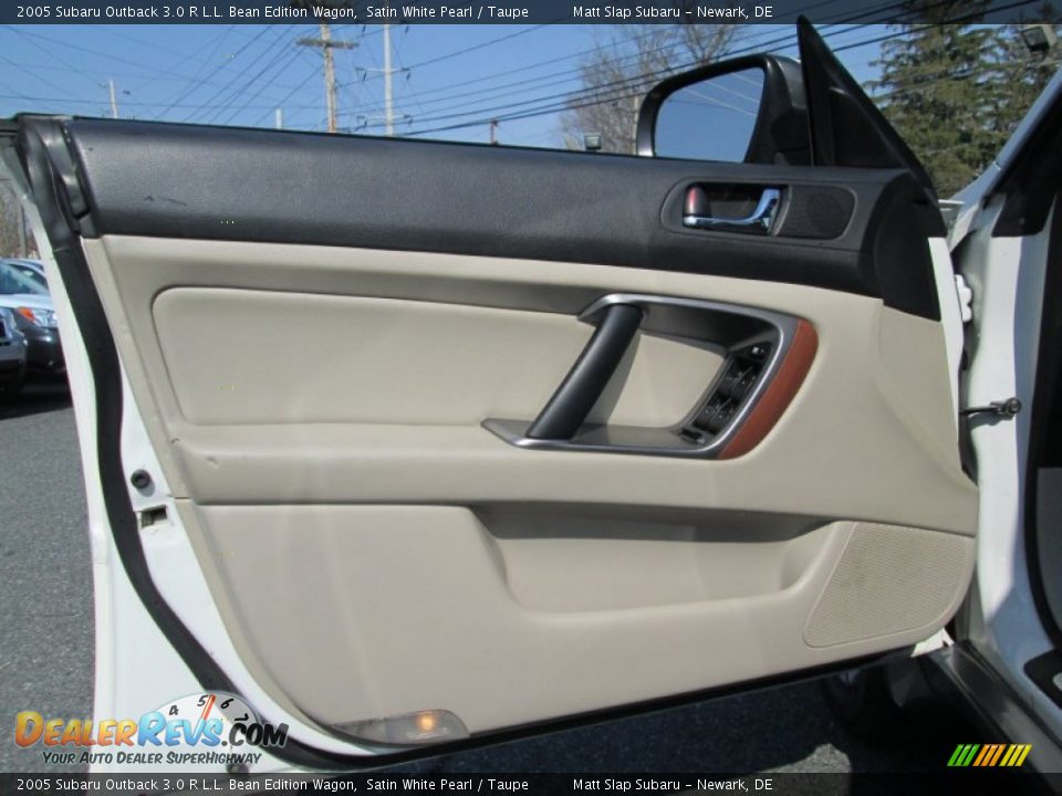 2005 Subaru Outback 3.0 R L.L. Bean Edition Wagon Satin White Pearl / Taupe Photo #11