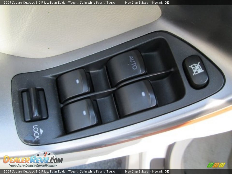 2005 Subaru Outback 3.0 R L.L. Bean Edition Wagon Satin White Pearl / Taupe Photo #12