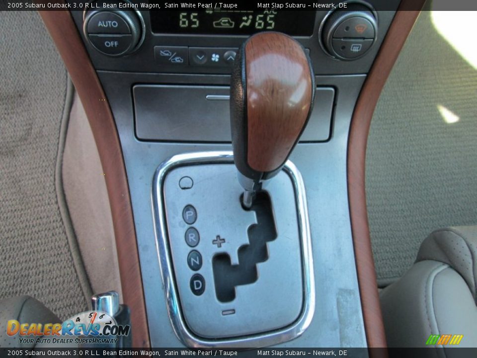 2005 Subaru Outback 3.0 R L.L. Bean Edition Wagon Shifter Photo #22