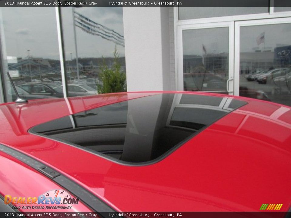 2013 Hyundai Accent SE 5 Door Boston Red / Gray Photo #3