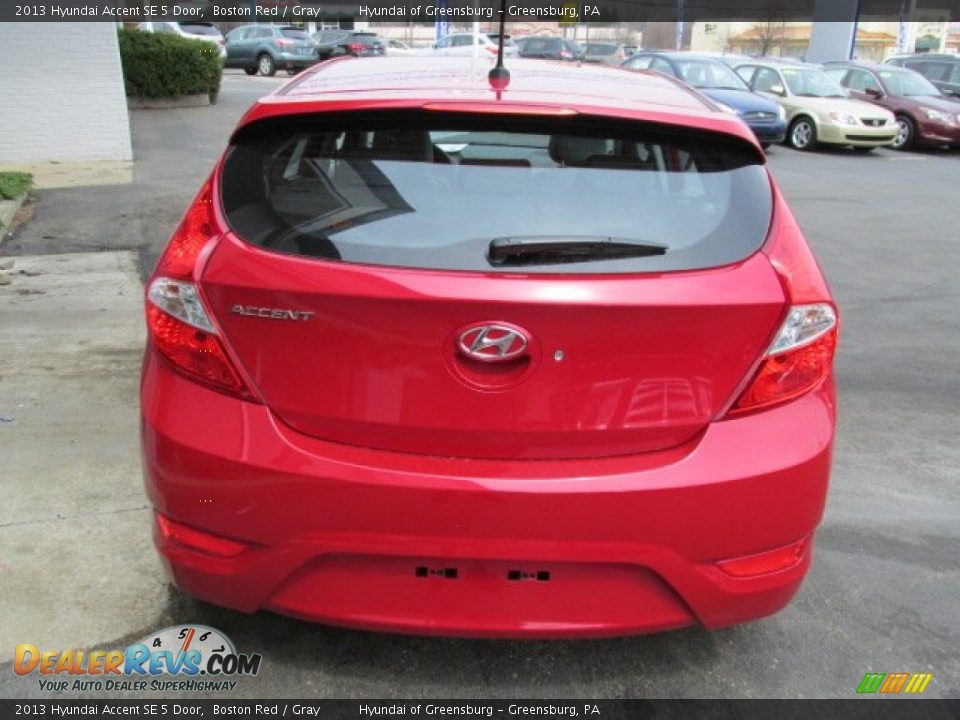 2013 Hyundai Accent SE 5 Door Boston Red / Gray Photo #5