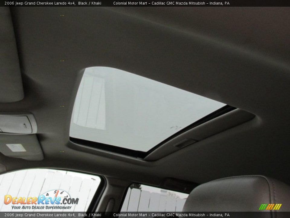2006 Jeep Grand Cherokee Laredo 4x4 Black / Khaki Photo #11