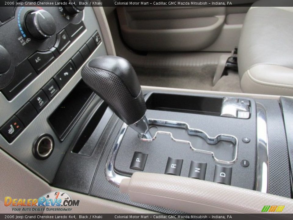 2006 Jeep Grand Cherokee Laredo 4x4 Black / Khaki Photo #17