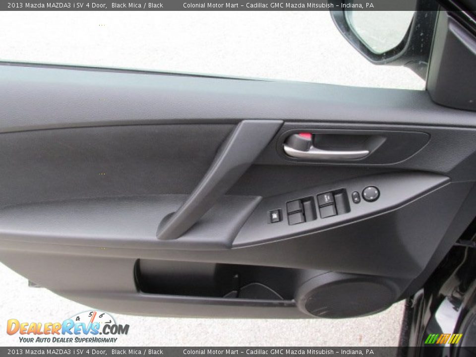 Door Panel of 2013 Mazda MAZDA3 i SV 4 Door Photo #11