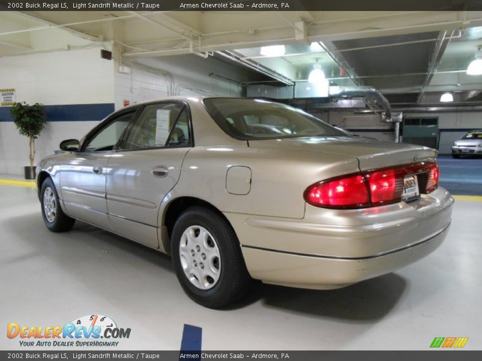 2002 Buick Regal LS Light Sandrift Metallic / Taupe Photo #7