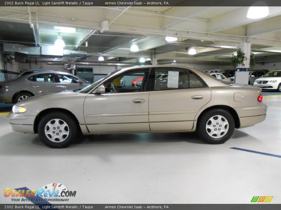 Light Sandrift Metallic 2002 Buick Regal LS Photo #8