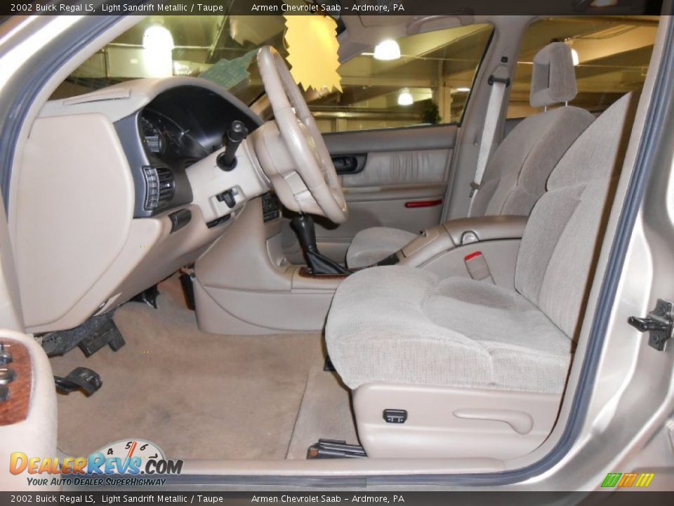 Taupe Interior - 2002 Buick Regal LS Photo #10
