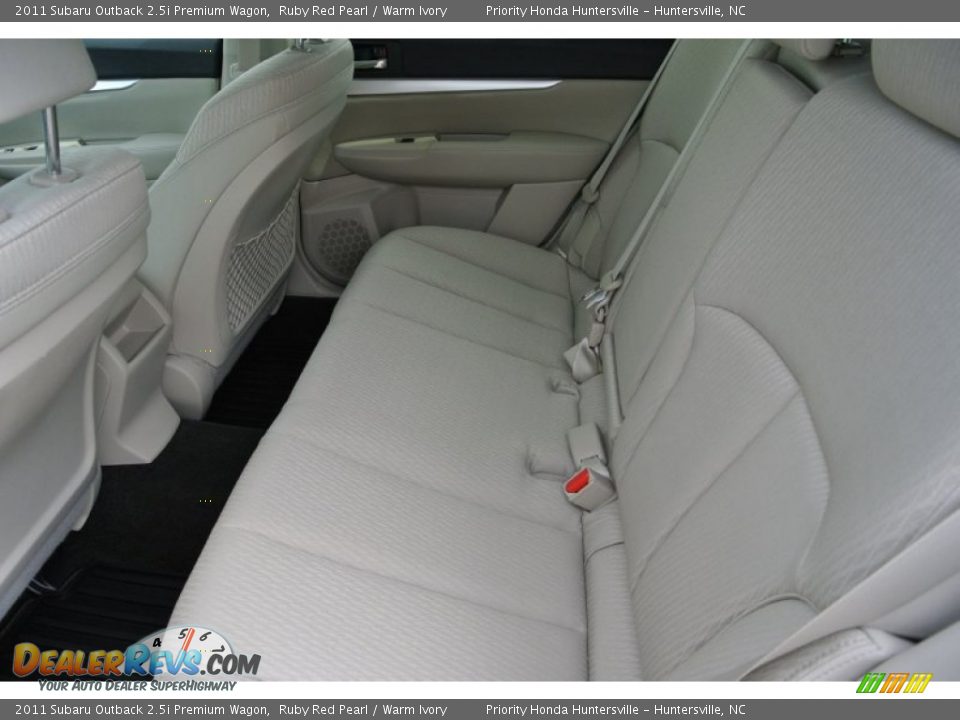 2011 Subaru Outback 2.5i Premium Wagon Ruby Red Pearl / Warm Ivory Photo #20