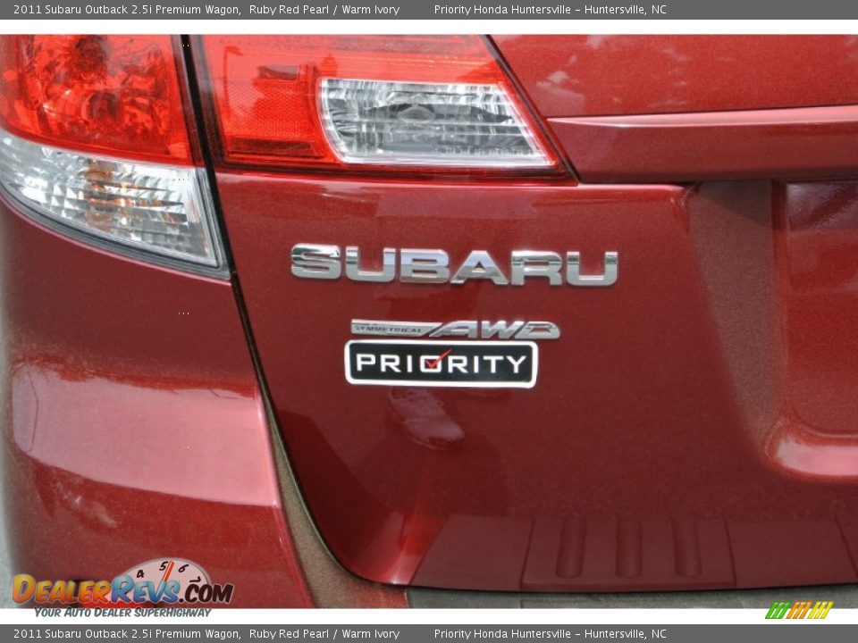 2011 Subaru Outback 2.5i Premium Wagon Ruby Red Pearl / Warm Ivory Photo #21
