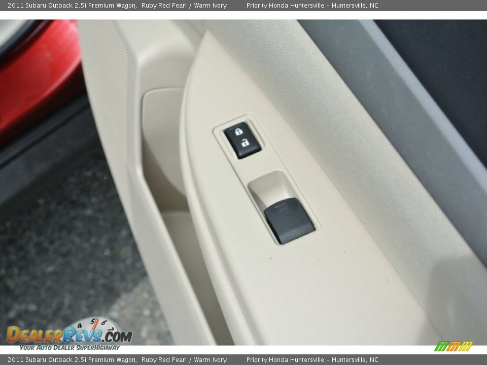2011 Subaru Outback 2.5i Premium Wagon Ruby Red Pearl / Warm Ivory Photo #25