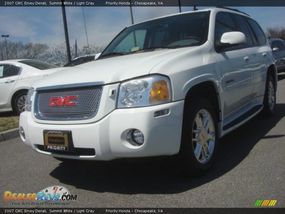 2007 GMC Envoy Denali Summit White / Light Gray Photo #1