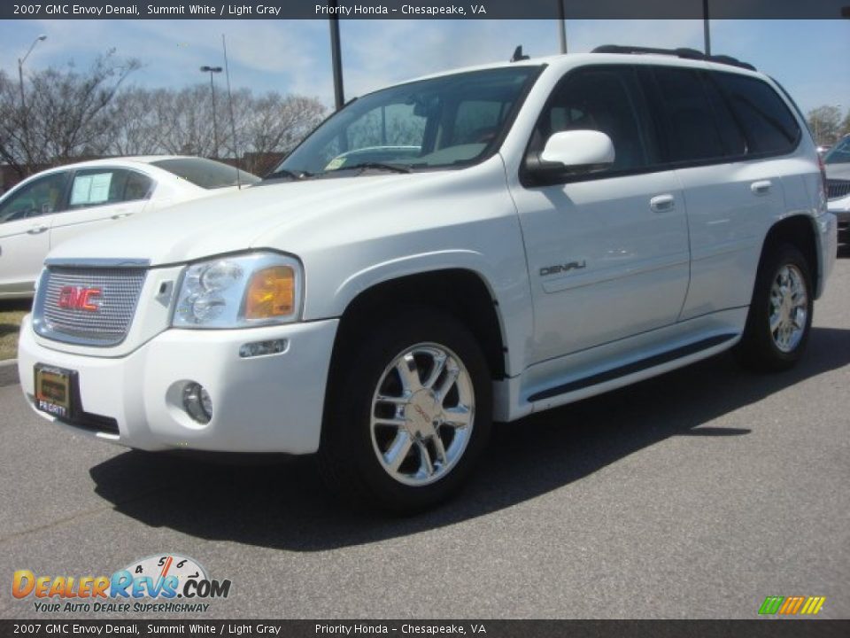 2007 GMC Envoy Denali Summit White / Light Gray Photo #2