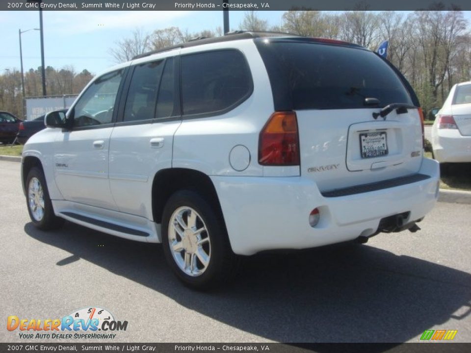 2007 GMC Envoy Denali Summit White / Light Gray Photo #3