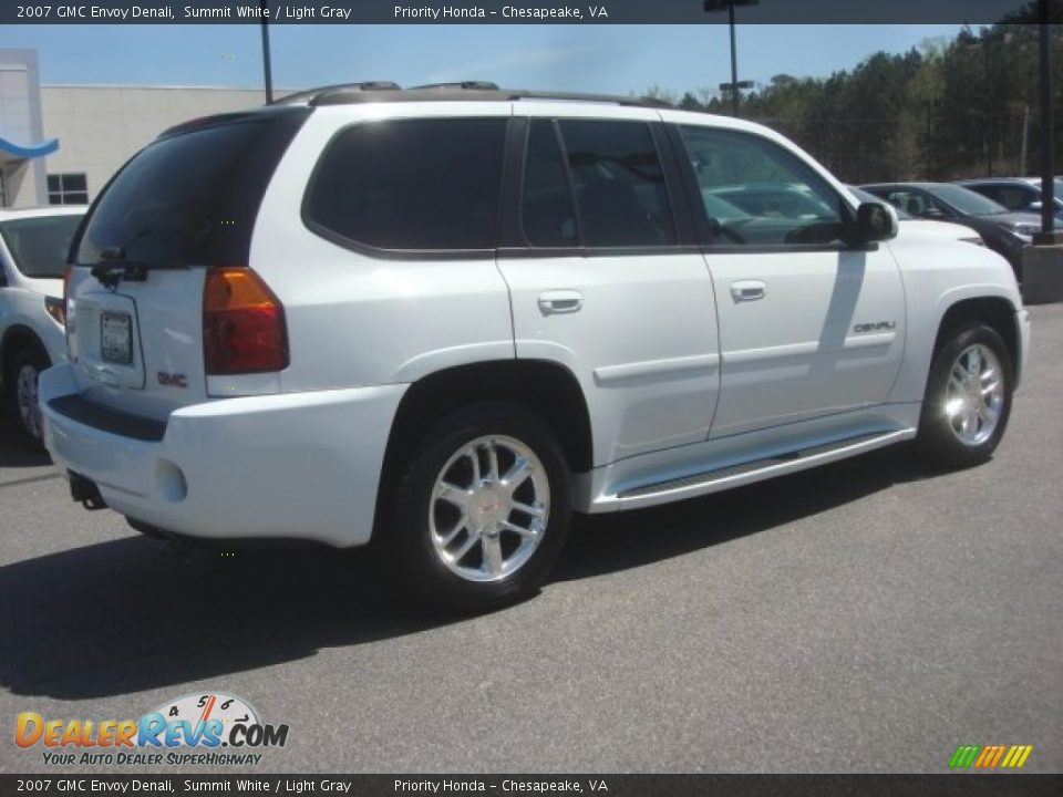 2007 GMC Envoy Denali Summit White / Light Gray Photo #4