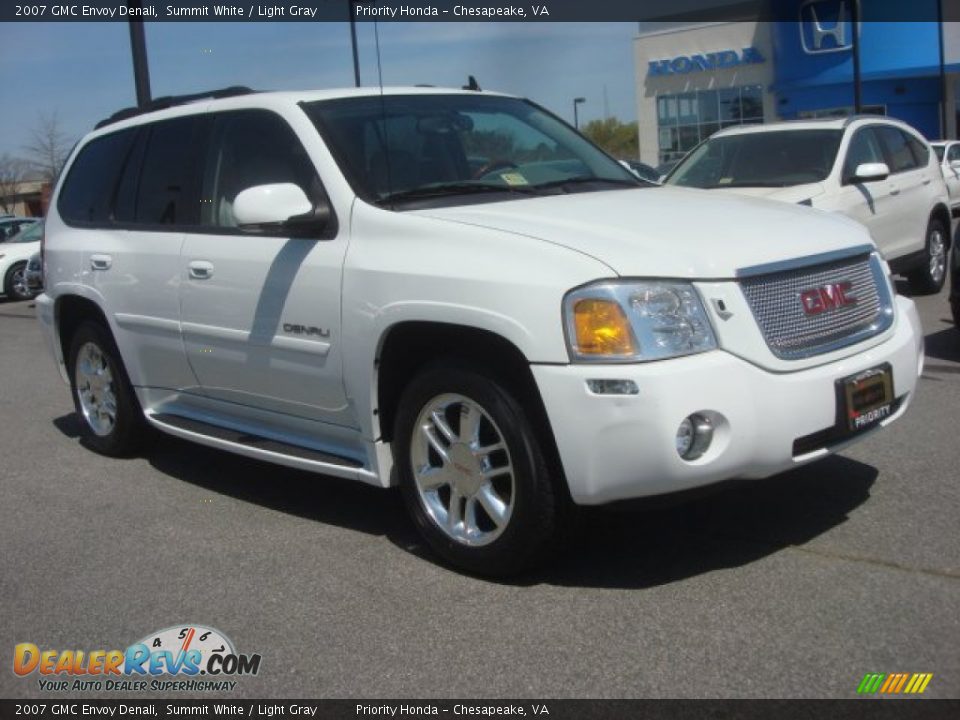 2007 GMC Envoy Denali Summit White / Light Gray Photo #5