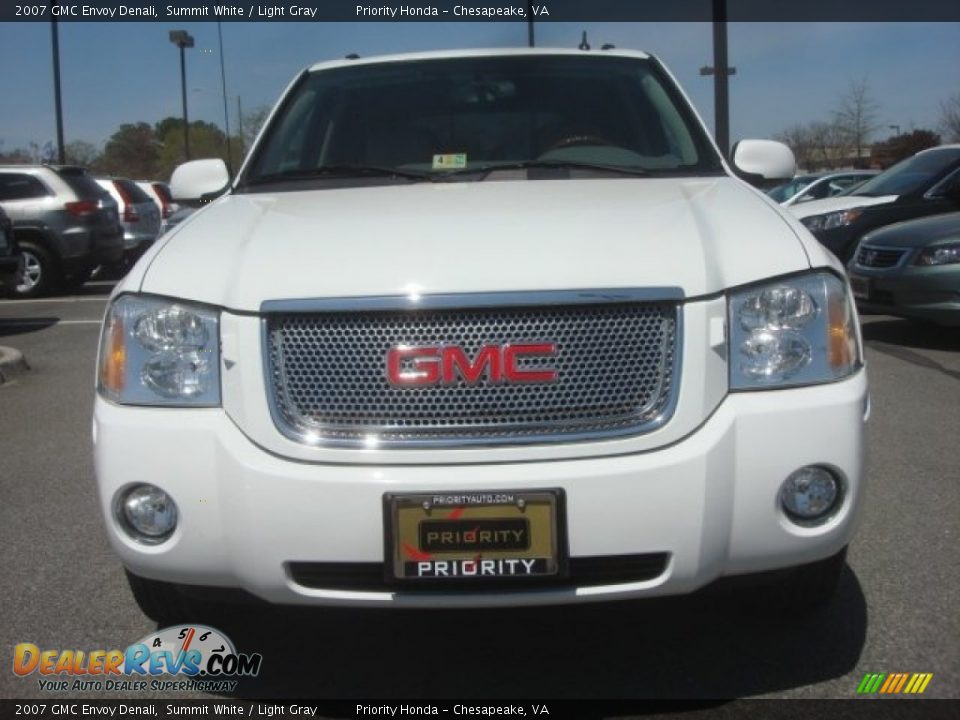 2007 GMC Envoy Denali Summit White / Light Gray Photo #6