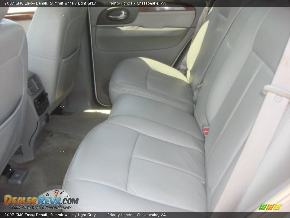 2007 GMC Envoy Denali Summit White / Light Gray Photo #8