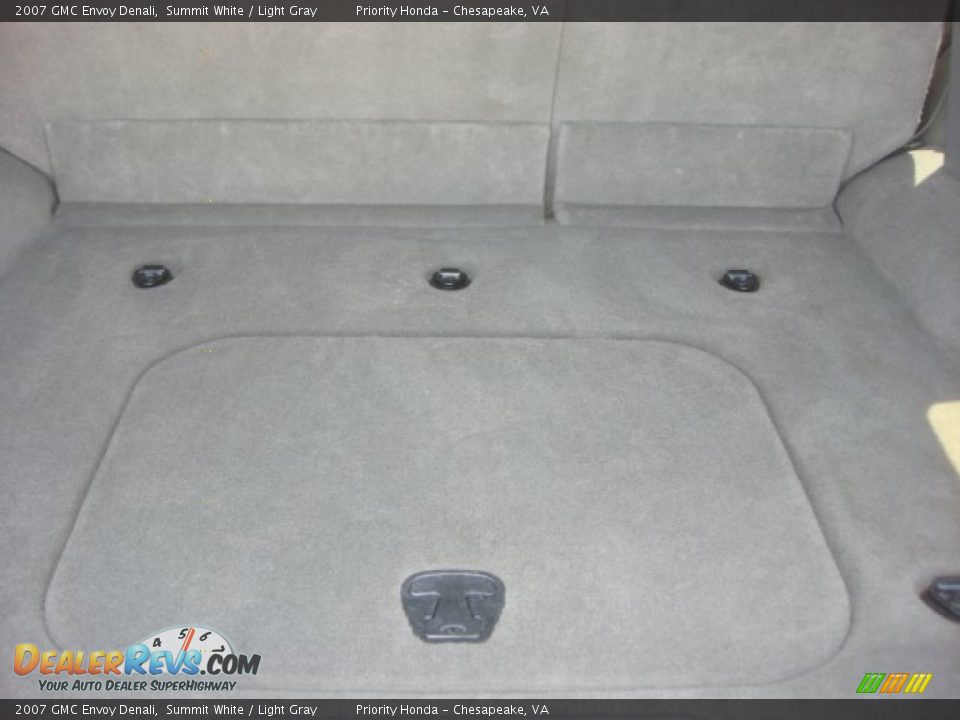 2007 GMC Envoy Denali Summit White / Light Gray Photo #9