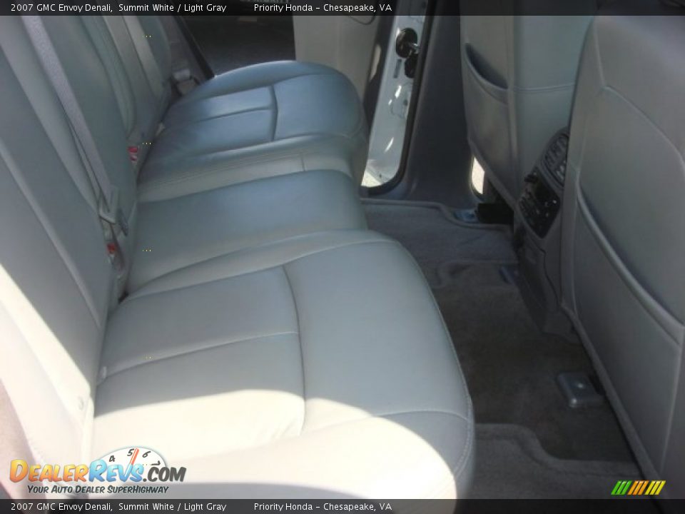 2007 GMC Envoy Denali Summit White / Light Gray Photo #10